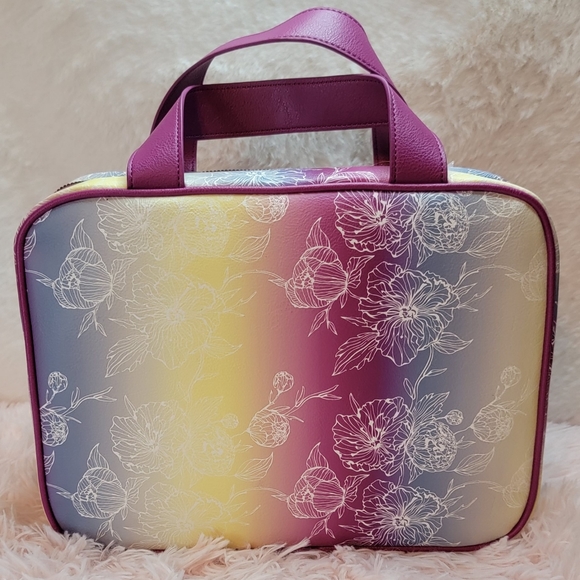 Betsey Johnson Weekender Cosmetic Case Large - Picture 3 of 6